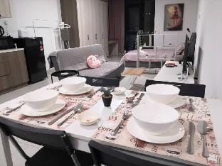 Cozy Studio near Mid Valley Permaisuri Cheras Vacation rental in Federal Territory of Kuala Lumpur