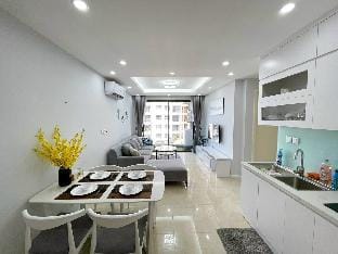 HKG - Vinhomes D'Capitable 2BR Basic Apartment Vacation rental in Laos