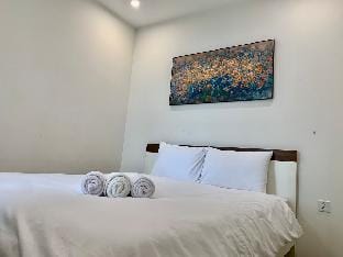 HKG - Vinhomes SkyLake 2BR Fresh Apartment Apartment in Laos