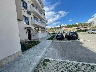 Апартамент  "Амелия" в затворен комплекс с басейн Apartment in Varna