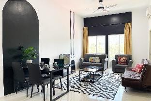 Hillview Cube w/Rooftop Pool Gym Apartment in Kedah