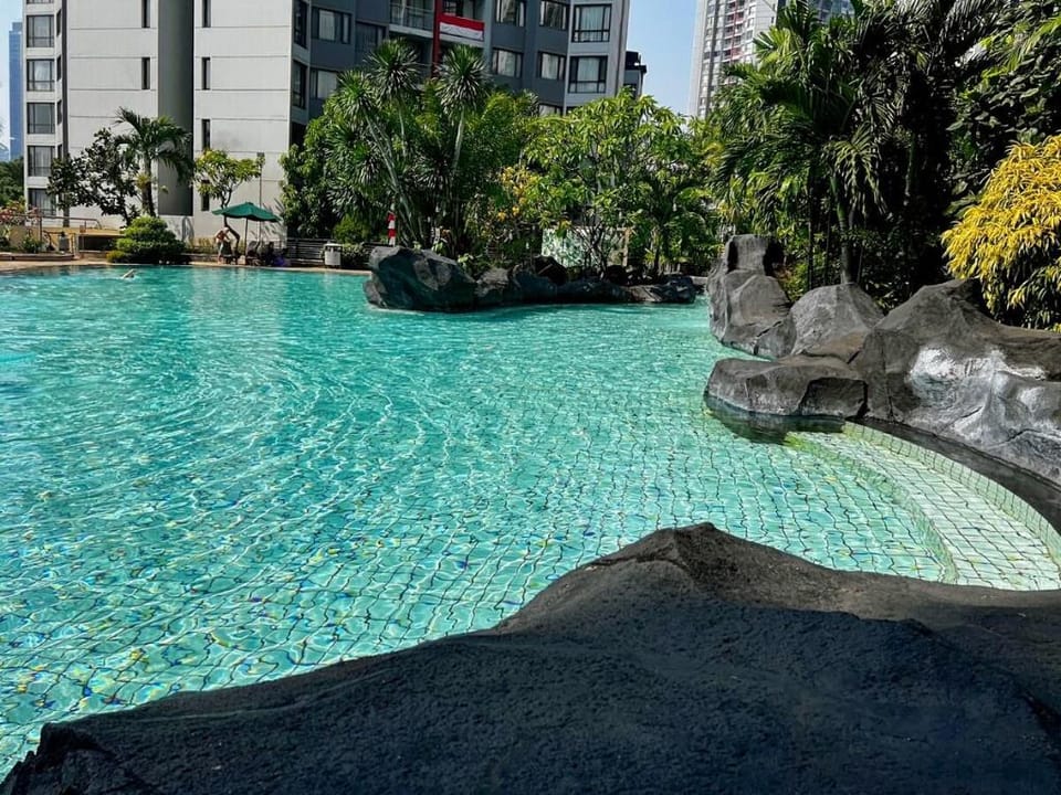 Large and Strategic Apt 3BR with WiFi & Pool Apartment in South Jakarta City