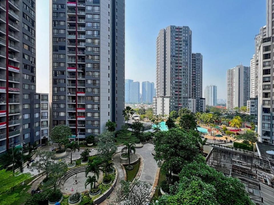 Large and Strategic Apt 3BR with WiFi & Pool Apartment in South Jakarta City