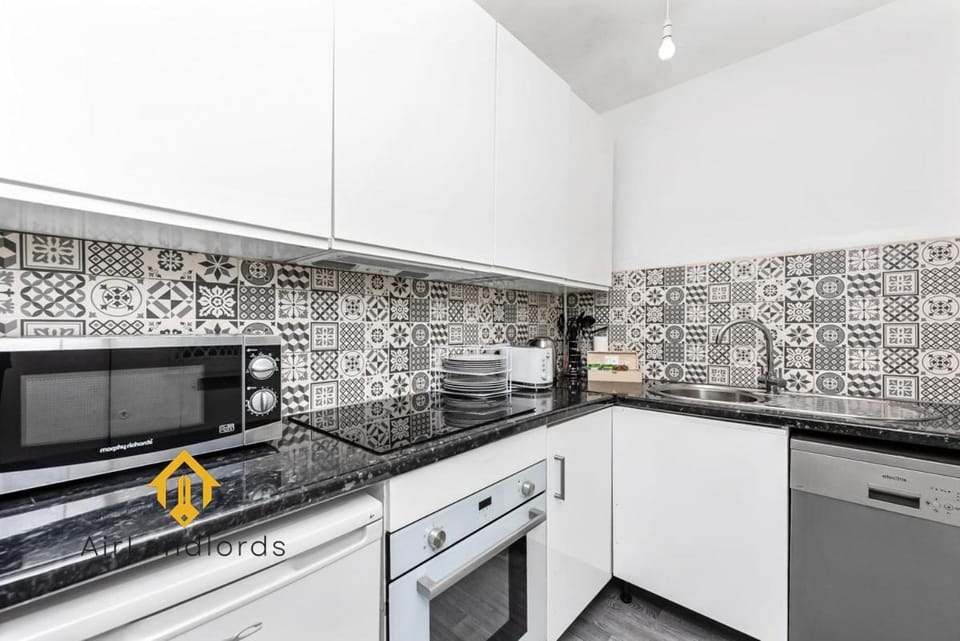Charming 4 bedroom apartment in Russell Square Apartment in London Borough of Islington