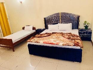 Grand Luxury Guest House Vacation rental in Islamabad
