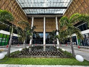 Tranquil Trefoil 2BR-Walk to Setia City Mall/SCCC Apartment in Selangor, Malaysia