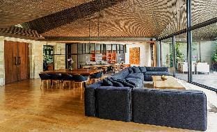 Dwa Chandra Full-Service Luxury 4BR Villa & River Villa in Tampaksiring