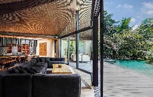 Dwa Chandra Full-Service Luxury 4BR Villa & River Villa in Tampaksiring