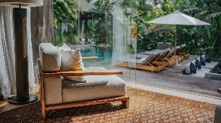 Dwa Chandra Full-Service Luxury 5BR Villa & River Villa in Tampaksiring