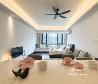 Couple Dreamy Day | Walks to CIQ RNF phase 2 Apartment in Johor Bahru
