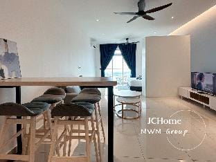Couple Citywalk 1min to Shops  l 3min to CIQ Apartment in Johor Bahru