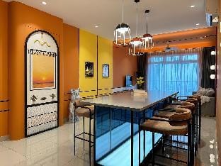 Happy Day l Walks to shops & drives 3min to KSL Vacation rental in Johor Bahru