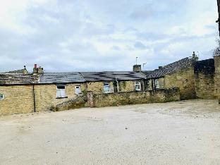 Marina Apartments  Apartment in Bradford