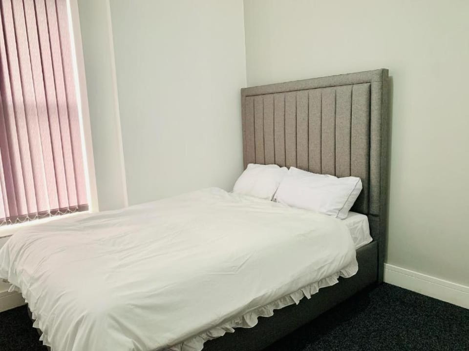 Marina Apartments  Apartment in Bradford