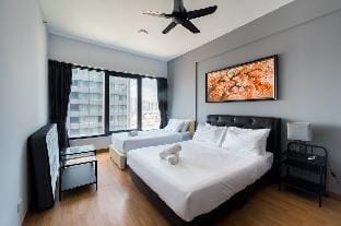 Seaview Tropicana218 3BR 2CP Vacation rental in George Town