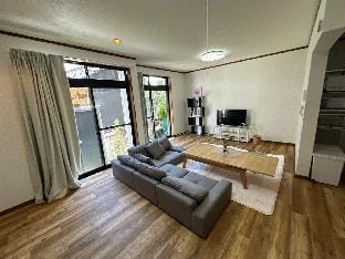 Cozy 3BR w/ Netflix, Parking, 20min Nagoya Central Vacation rental in Nagoya