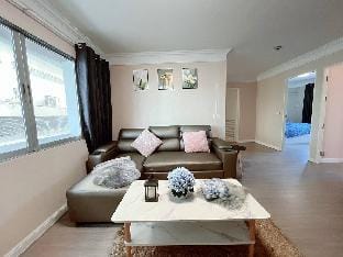 Chamchuri Mansion Apartment in Bangkok