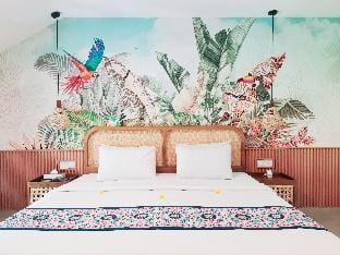Villa 1 BR Central Seminyak 10 mins to Beach Villa in Kuta