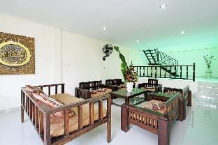 Villa 3 BR Central Seminyak 10 mins to Beach Villa in Kuta