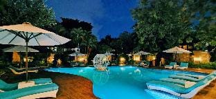 Villa 2 BR Central Seminyak mins to Beach Villa in Kuta