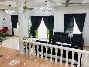 Heritage Villa Homestay Bukit Garam Kinabatangan Vacation rental in Sabah