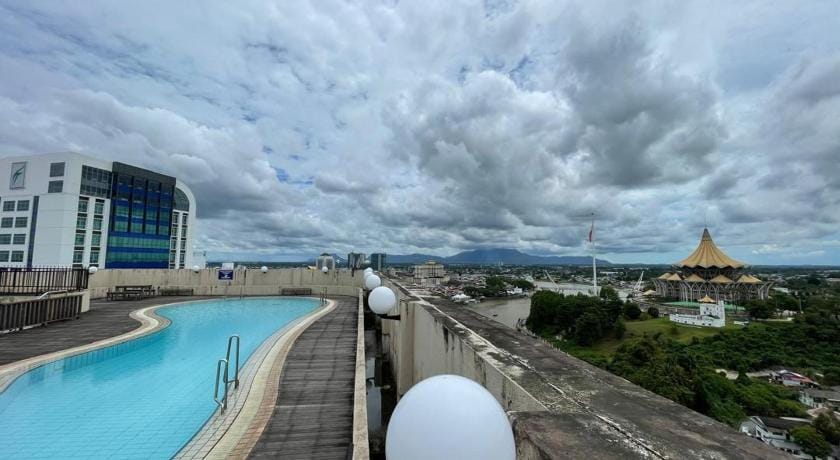 Riverbank Suite Waterfront w/ River views Apartment in Kuching