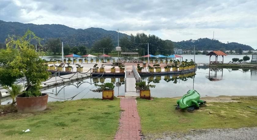 Laguna Apartment 2, Marina Island Homestay Vacation rental in Perak