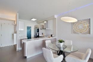 Happy Travel South Beach 1-1B Apartment in Fuengirola