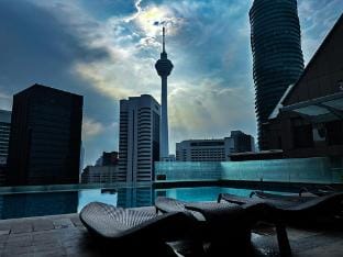 KLCC Suites By NHB_Netflix I 100MBPS I 21st Floor Apartment in Federal Territory of Kuala Lumpur