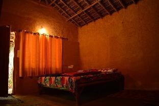 Cosmic Mud House Kanthalloor Homestay Vacation rental in Kerala
