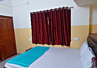 Affordable Rooms For Any People or Groups Apartment in West Bengal