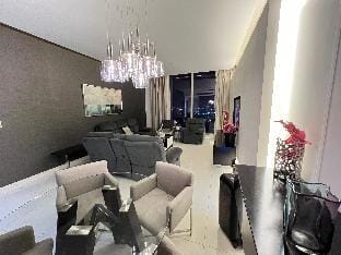 شقة بغرفة نوم وصاله مطلة على المدينة Apartment in Riyadh