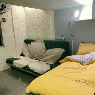 Xuan Zhong Tower Apartment in Hong Kong