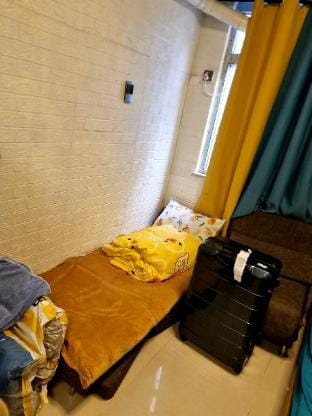 Sunny Day Apartment in Hong Kong