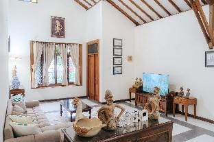 Omah Sawo Guesthouse Jogja Vacation rental in Yogyakarta