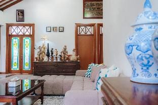 Omah Sawo Guesthouse Jogja Vacation rental in Yogyakarta