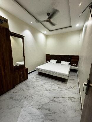 Trilok Home Stay  Apartment in India