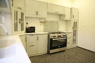 2 bedroom 2 bath Flat with Garden view Apartment in Makkah Province
