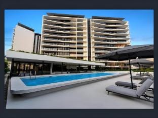 Palm Beach Luxury Apartment with Hinterland Views Apartment in Palm Beach