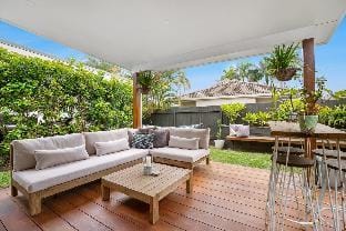 Coastal Chic Poolside Villa- Pet Friendly Villa in Buderim