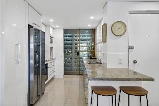 Beachside Oasis-Walk to Alex Beach Apartment in Sunshine Coast