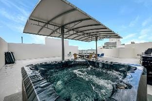 Absolute Beachfront Penthouse - Ramada Marcoola Apartment in Marcoola