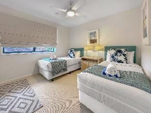 Beachfront Penthouse- ocean view, rooftop terrace Apartment in Marcoola