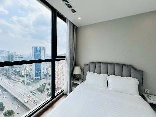 CHOU APARTMENT - VINHOMES SKYLAKE Apartment in Laos
