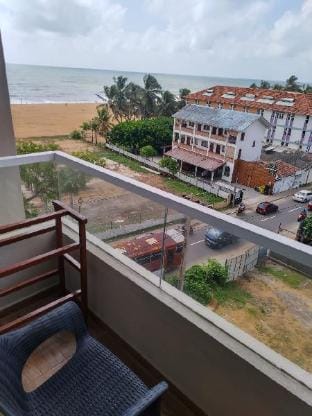 Ocean Breeze Studio Apartment by Jayko Properties Apartment in Negombo