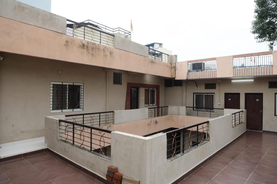 Goroomgo Kalash Ujjain Hotel in India