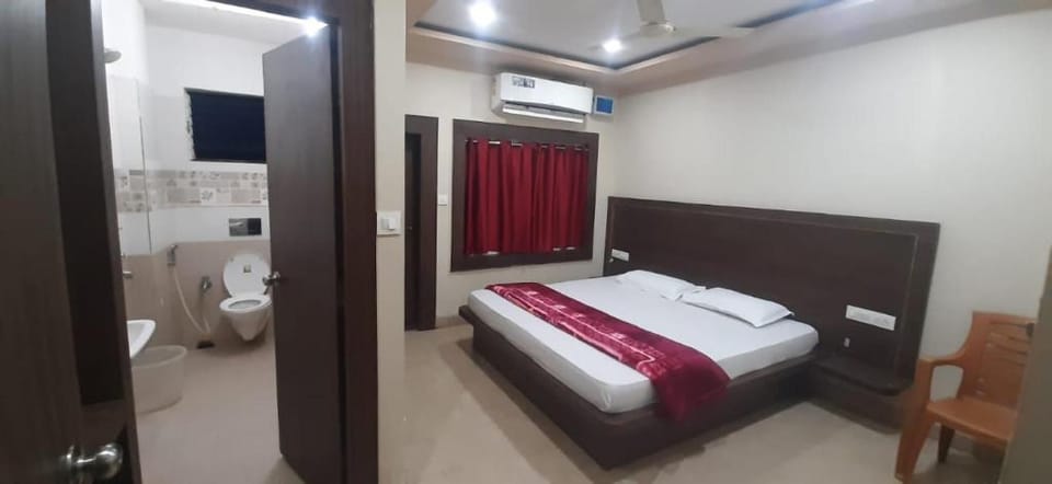 Sea Beach Side Hotel Goroomgo Sea Queen Puri with Premium Room Hotel in Puri