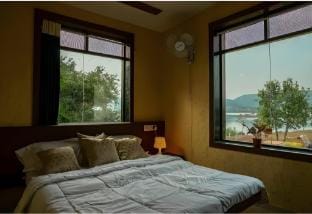 The lakehouse Vacation rental in Maharashtra