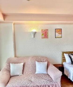芭堤雅步行街海滩超近带泳池高级公寓 Apartment in Pattaya City