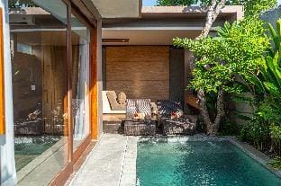 Vila Kolam Renang Pribadi Unggul 1 Tempat Tidur Villa in Kuta